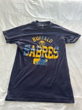 NHL Buffalo Sabres T-Shirt 🏒 🦬
